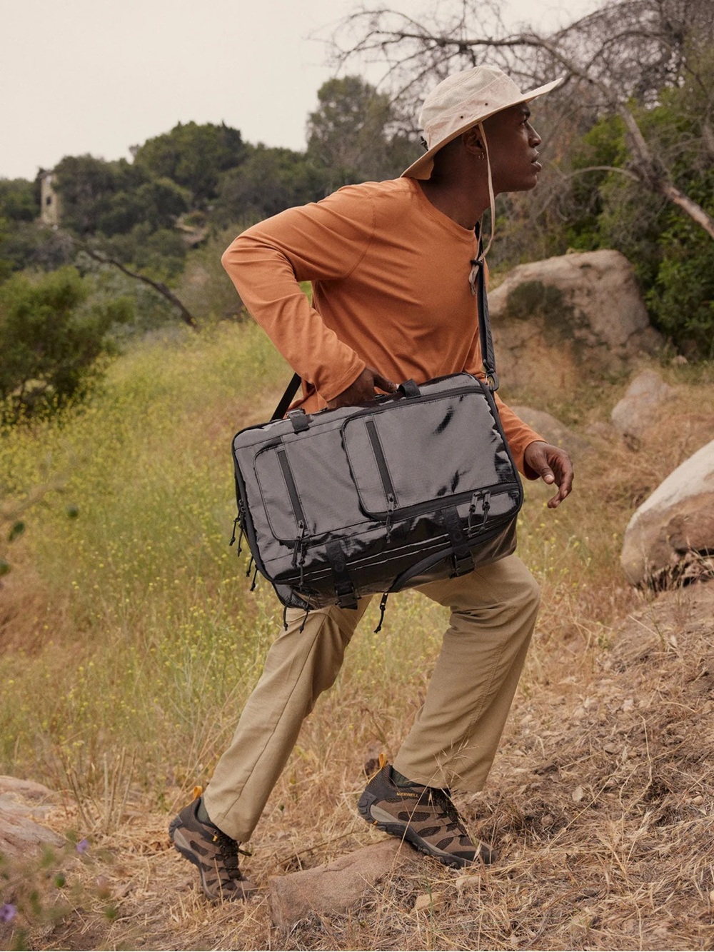 Calpak Terra 26L Laptop Duffel Backpack in Obsidian - Picture 5 of 14